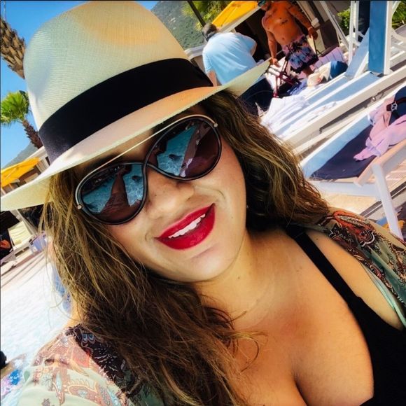 Hello I’m Arianna but my friends call me A… - Picture 13 of 16